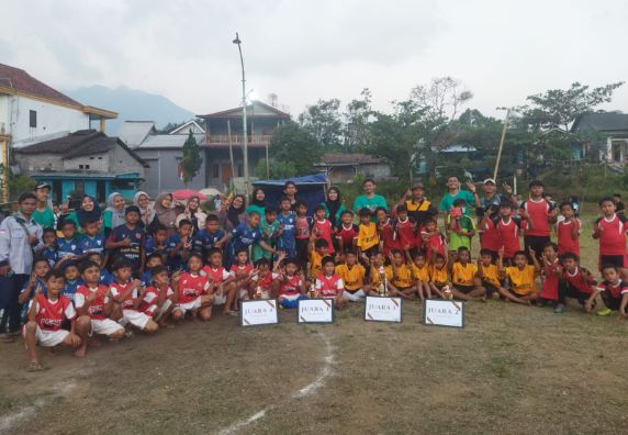 Hebohnya Sepak Bola Dalam Rangka Memeriahkan HUT RI Ke 78 Di Desa Gondang Bersama KKN 30 Unwahas
